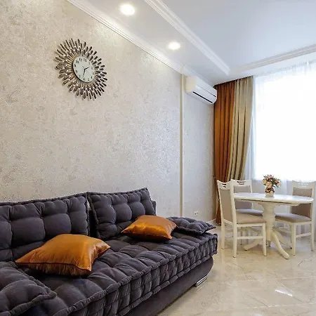 Arcadian Sun Apartment *